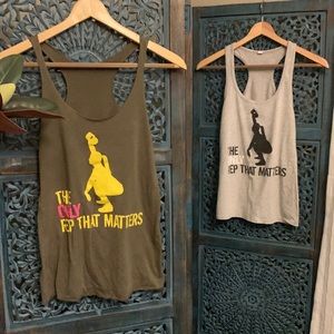 SOLD Workout top NOT SURE WHY ITS NOT SHOWING SOLD.